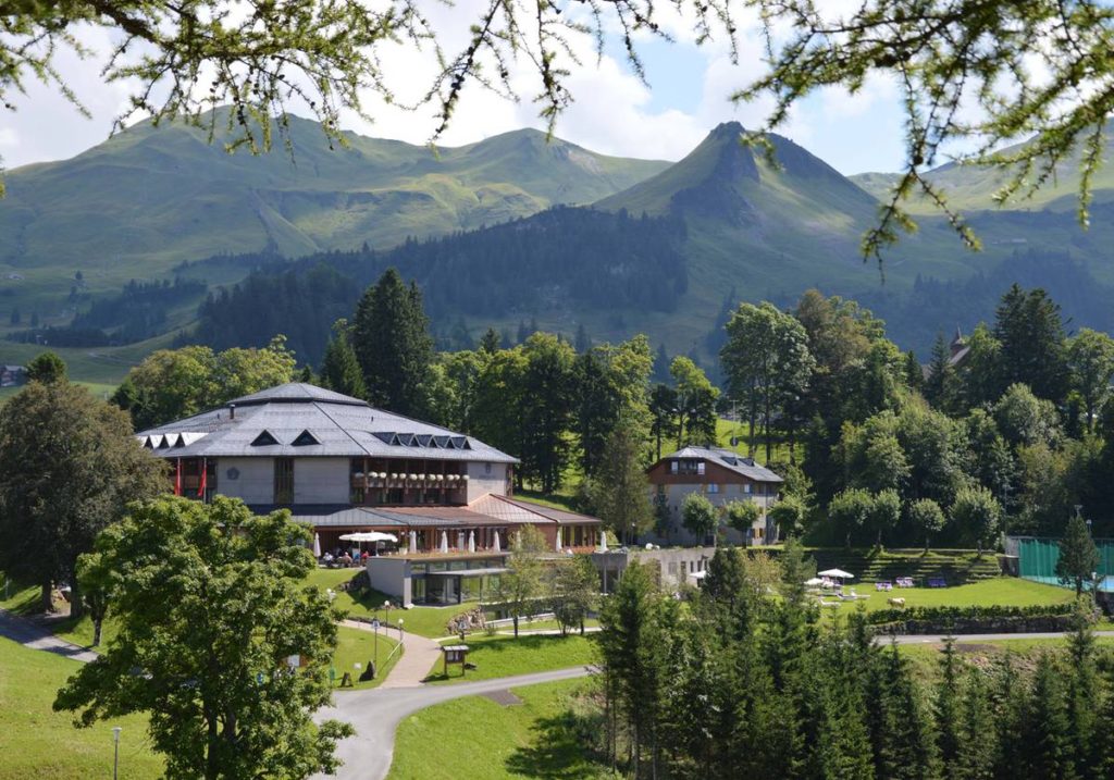 Hotel Stoos Sommer Aussenansicht