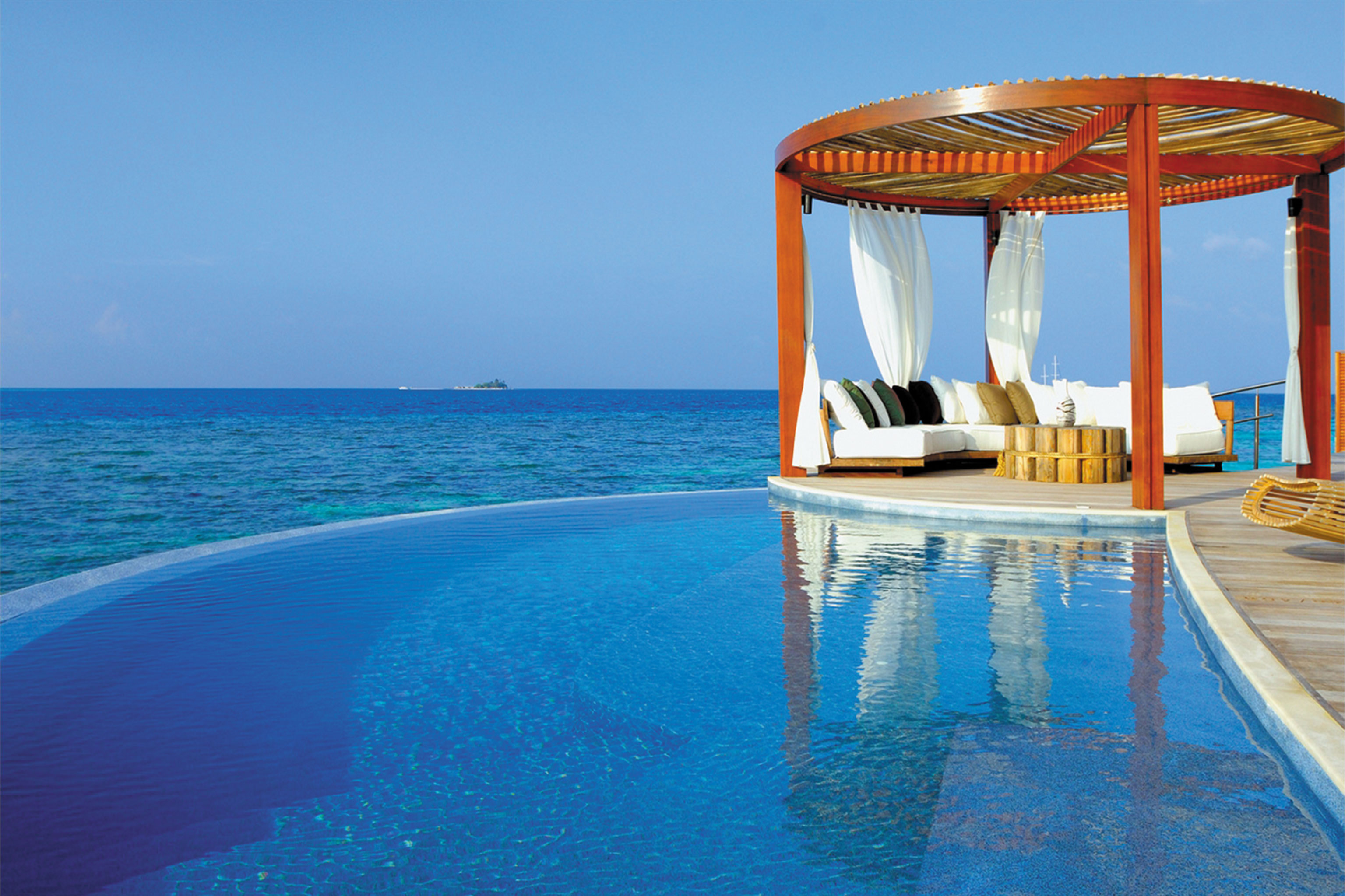 Красивые отели на море. Отель Ocean Retreat Spa Мальдивы. Отель w Retreat Мальдивы. W Maldives (ex. W Retreat & Spa) 5*. Paradise Retreat Мальдивы.