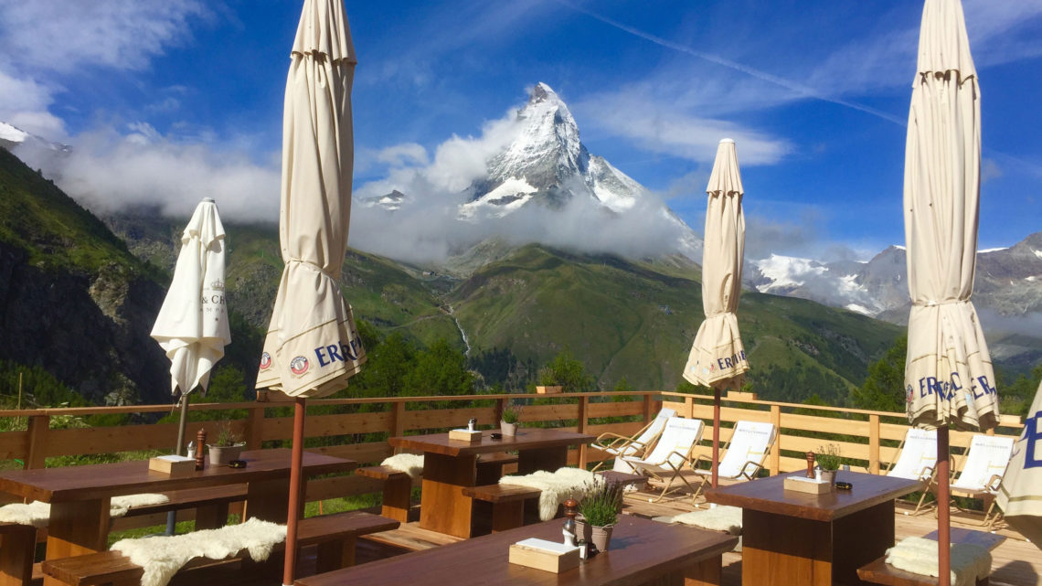 Zermatt Restaurant Terrasse Berge Wandern Spass Ski