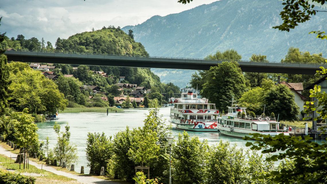 Schweiz Tourismus Aarekanal Bootsfahrt Ferien in der Schweiz