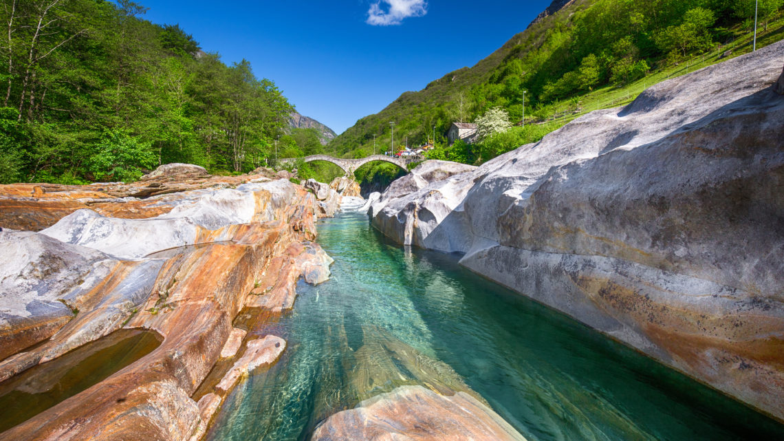 Schweiz Tourismus Tessin Verzasca Tal Ferien in der Schweiz