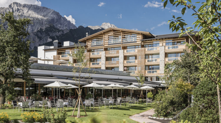 Alpenresort Schwarz Umbau Wellness Spa Österreich Luxus Neu