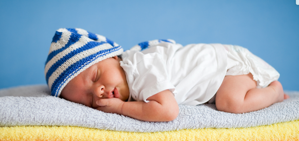 Schlafen Tipps Baby auf Frotteetücher
