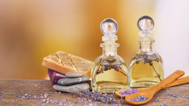 Parfüm Lexikon Parfum Öl Lavender 123RF worldofwellness