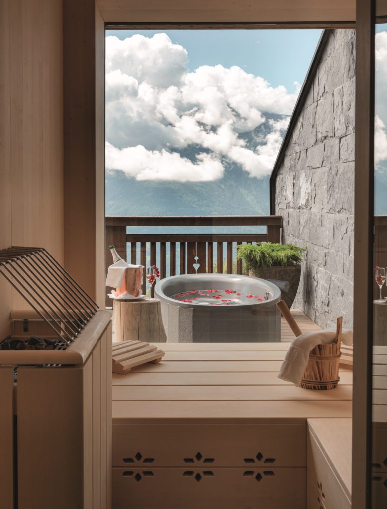 Interalpen Hotel Tyrol Österreich Sauna Panorama Suite Grand worldofwellness