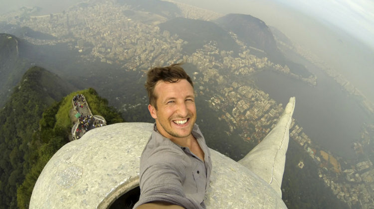 Solo-Reisen Selfie in Rio Lee Thompson © The Flash Pack worldofwellness